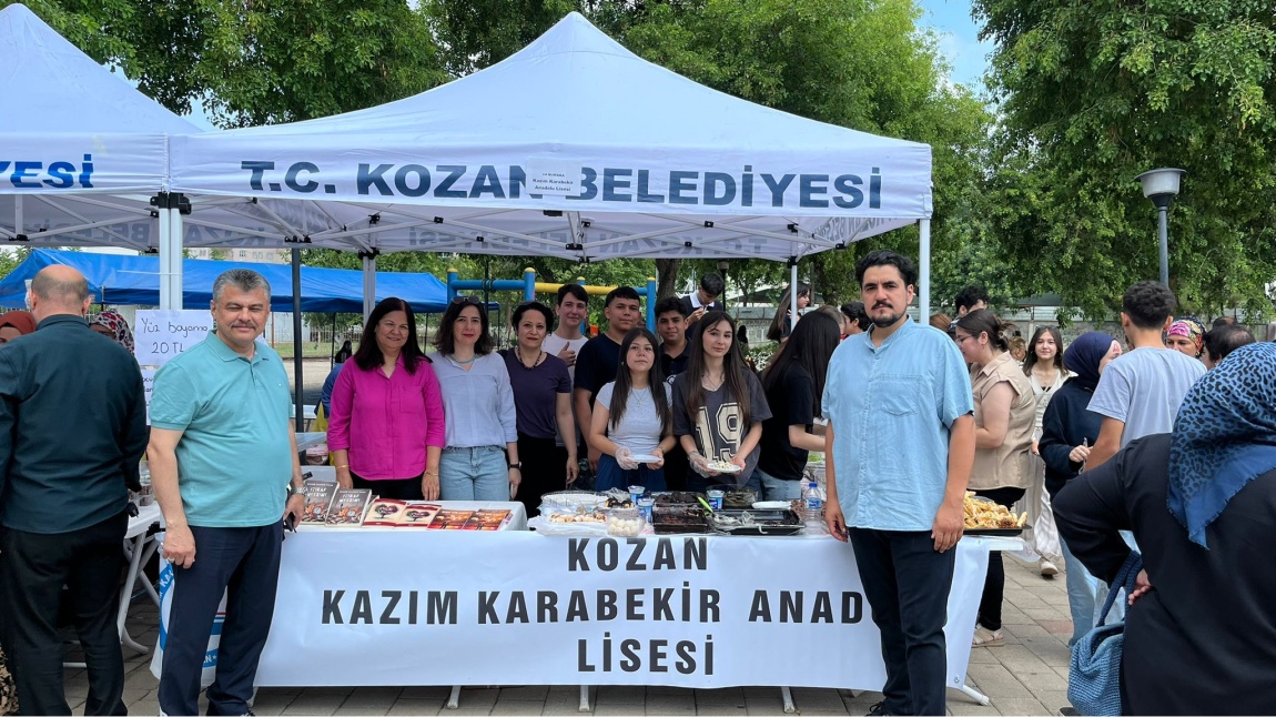 2.Haziran İlçemizin düşman işgalinden kurtuluşunun 105. yılı çoşku ile kutlandı. Kozan Belediyesi ve İlçe Milli Eğitim Müdürlüğü tarafından düzenlenen kermese katılım sağladık.